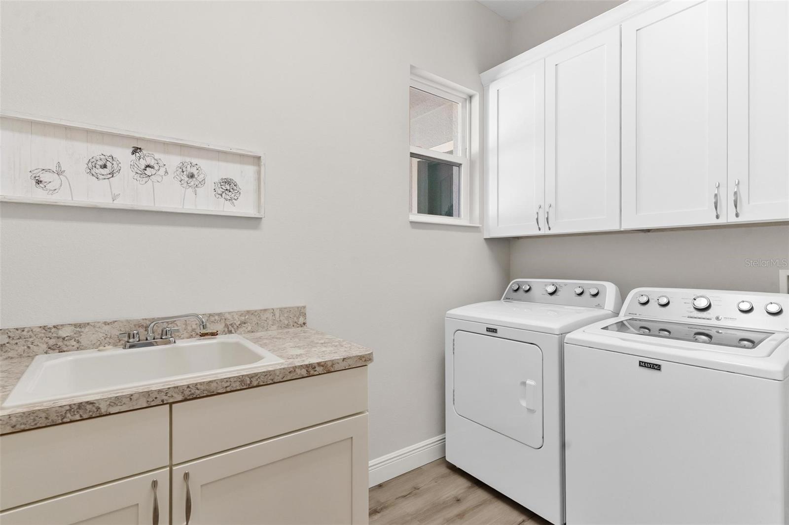 Image 37 of 56 For 5066 Greens Drive