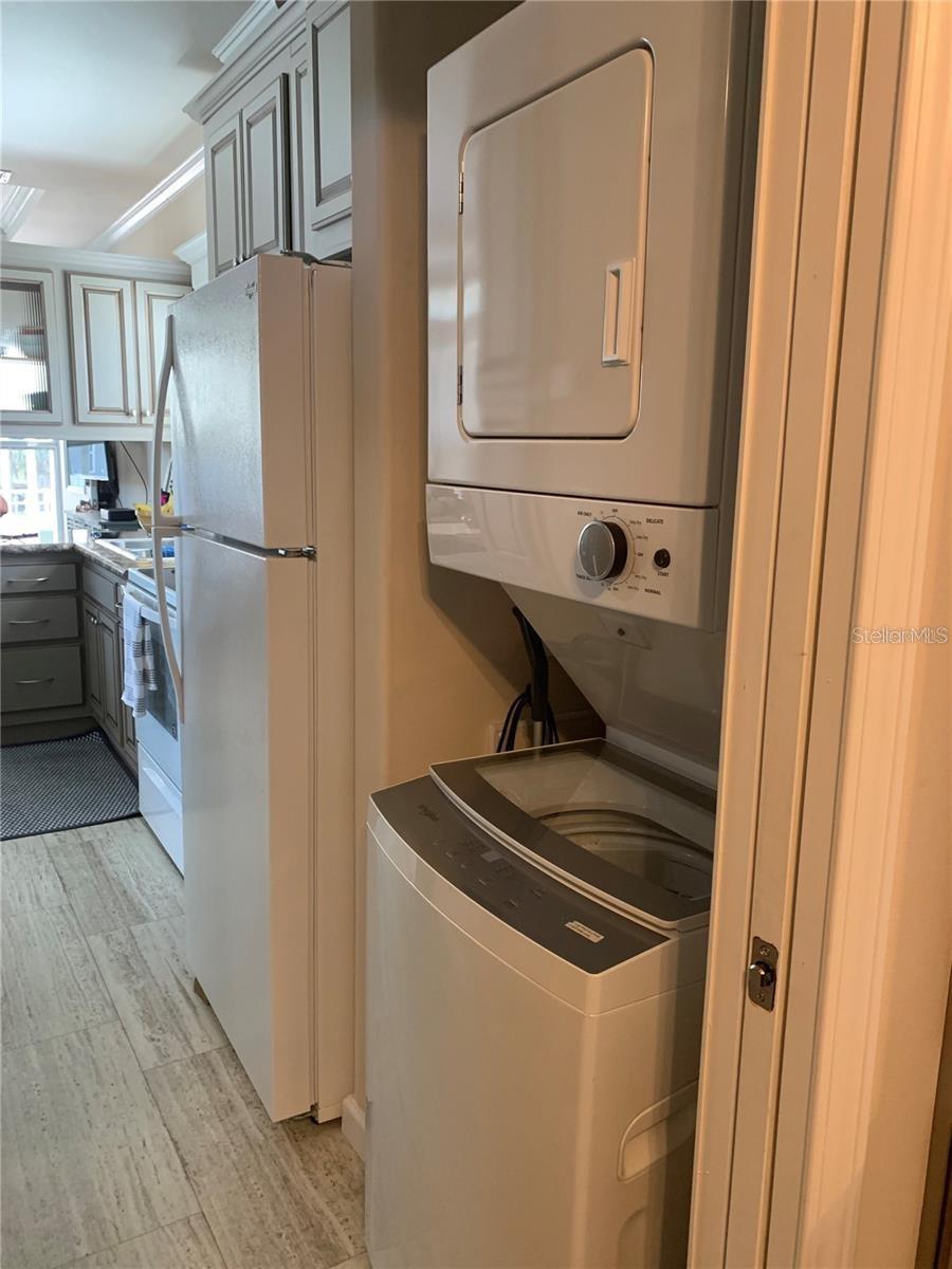 Image 10 of 24 For 699 Cindi Avenue