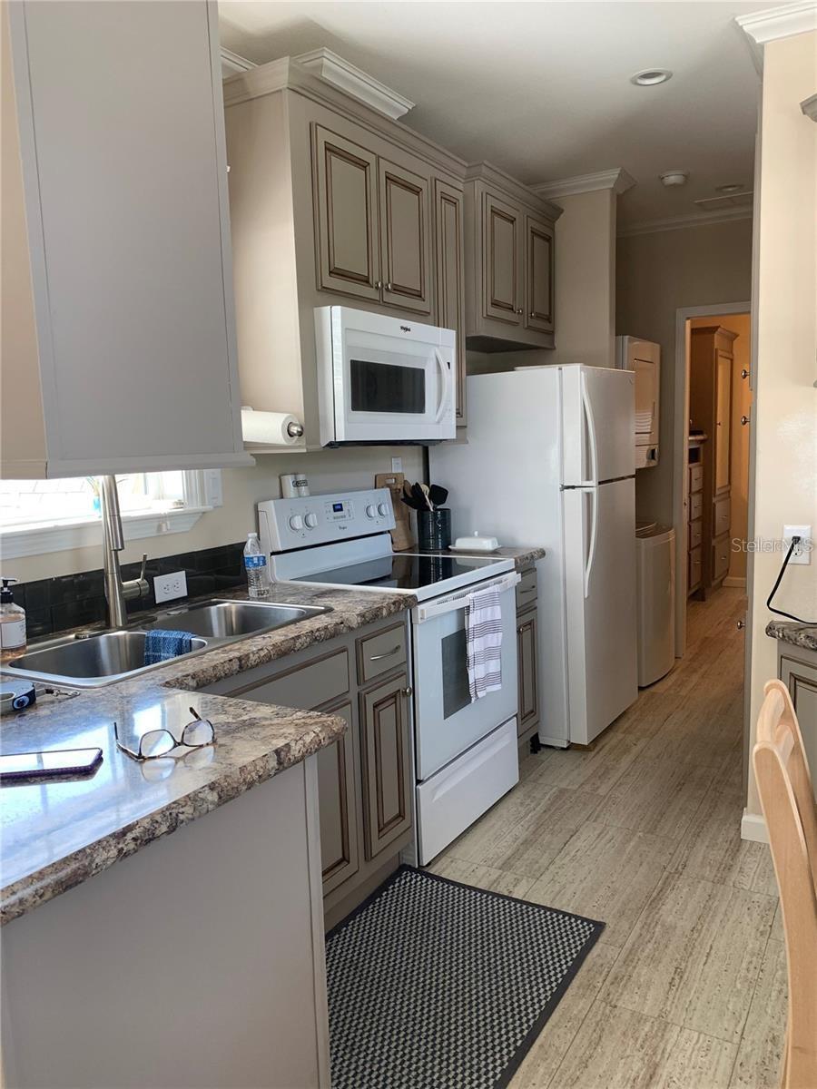 Image 15 of 24 For 699 Cindi Avenue