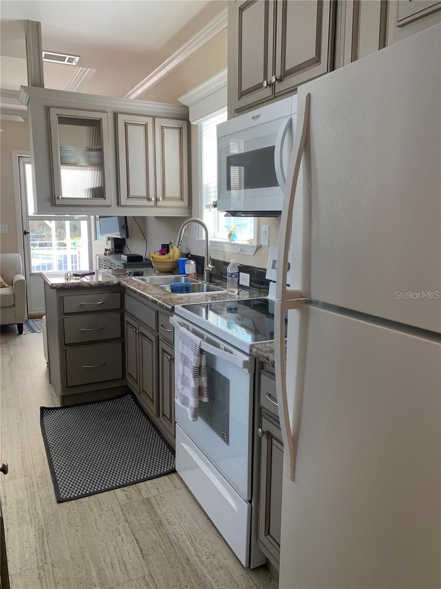 Image 16 of 24 For 699 Cindi Avenue