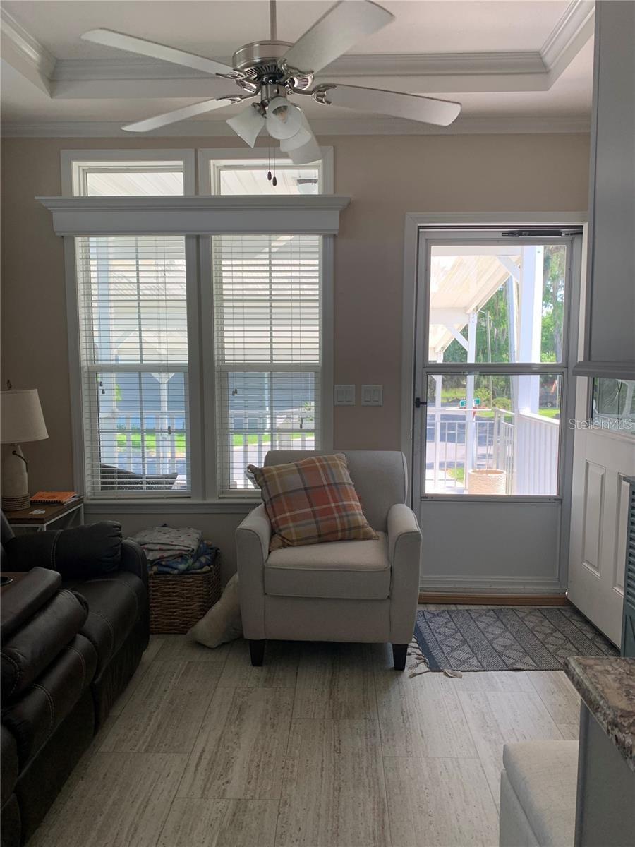 Image 20 of 24 For 699 Cindi Avenue