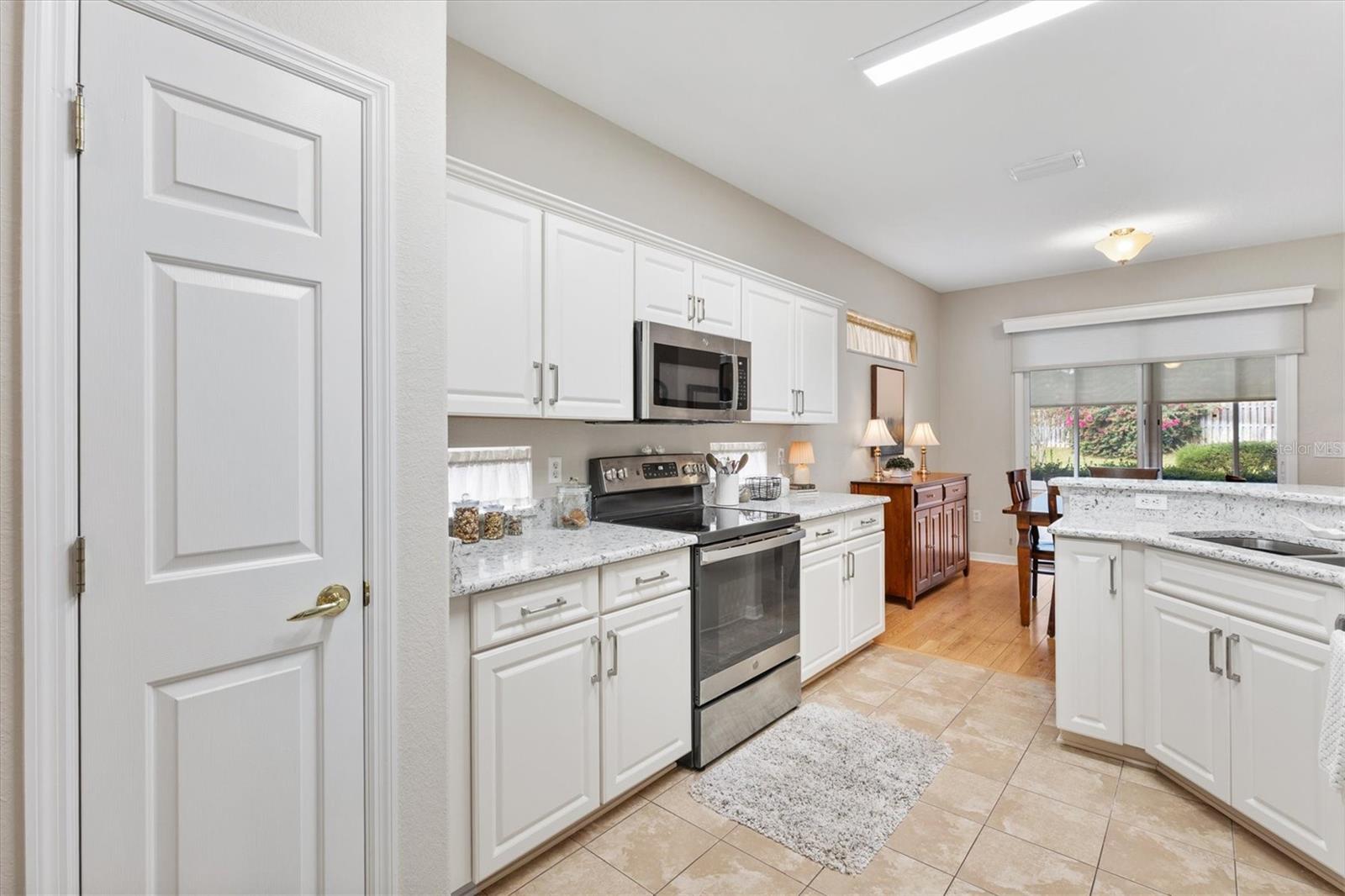 Image 13 of 51 For 9369 124th Loop