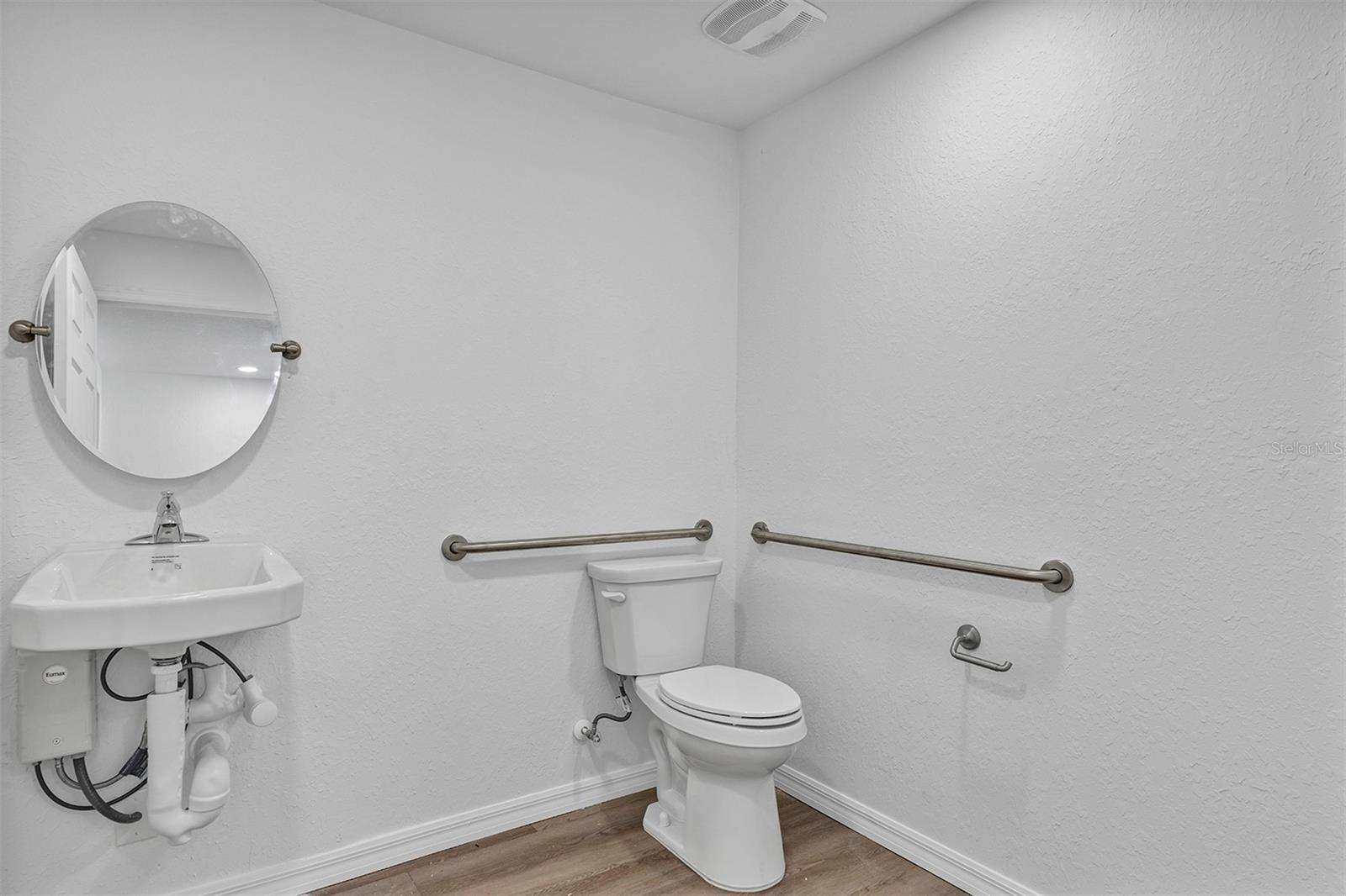 Image 15 of 62 For 504 Stanley Avenue