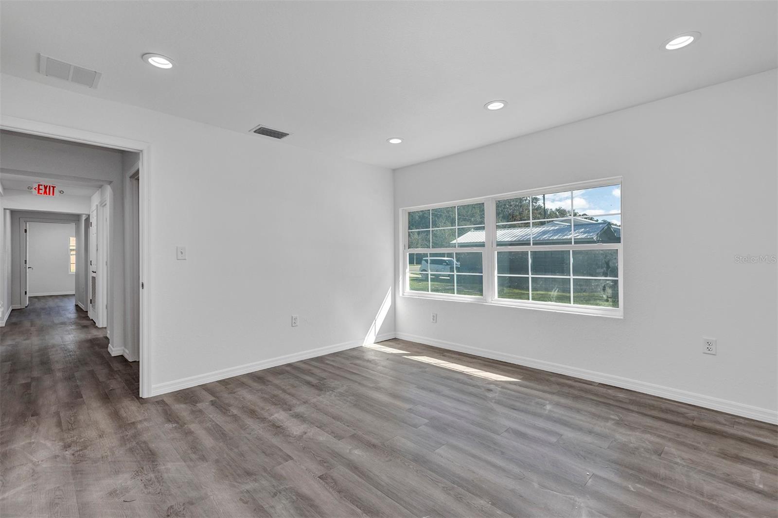 Image 41 of 62 For 504 Stanley Avenue