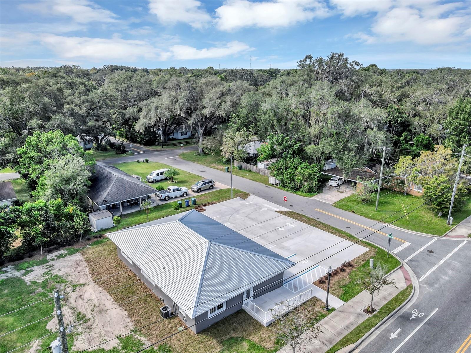 Image 50 of 62 For 504 Stanley Avenue