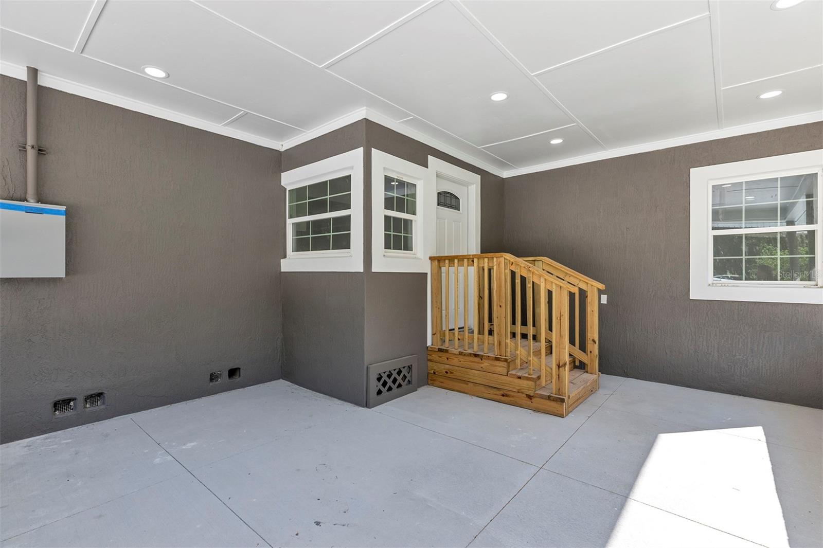 Image 8 of 62 For 504 Stanley Avenue