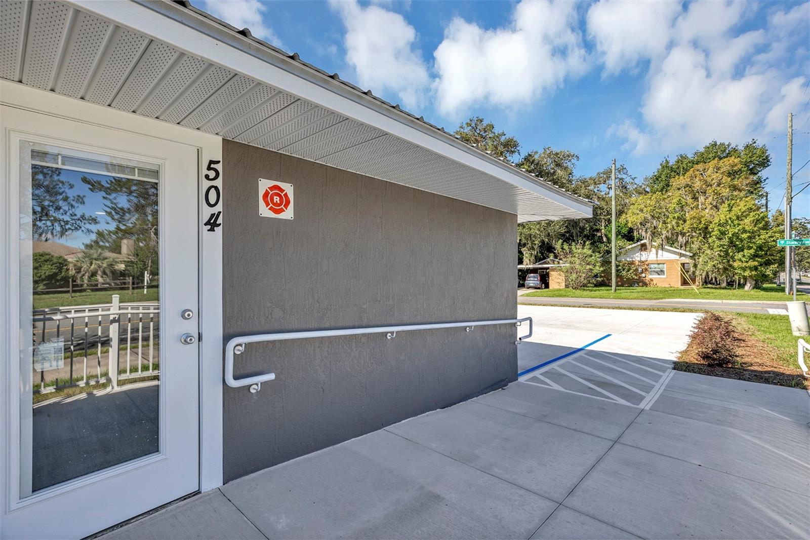 Image 9 of 62 For 504 Stanley Avenue