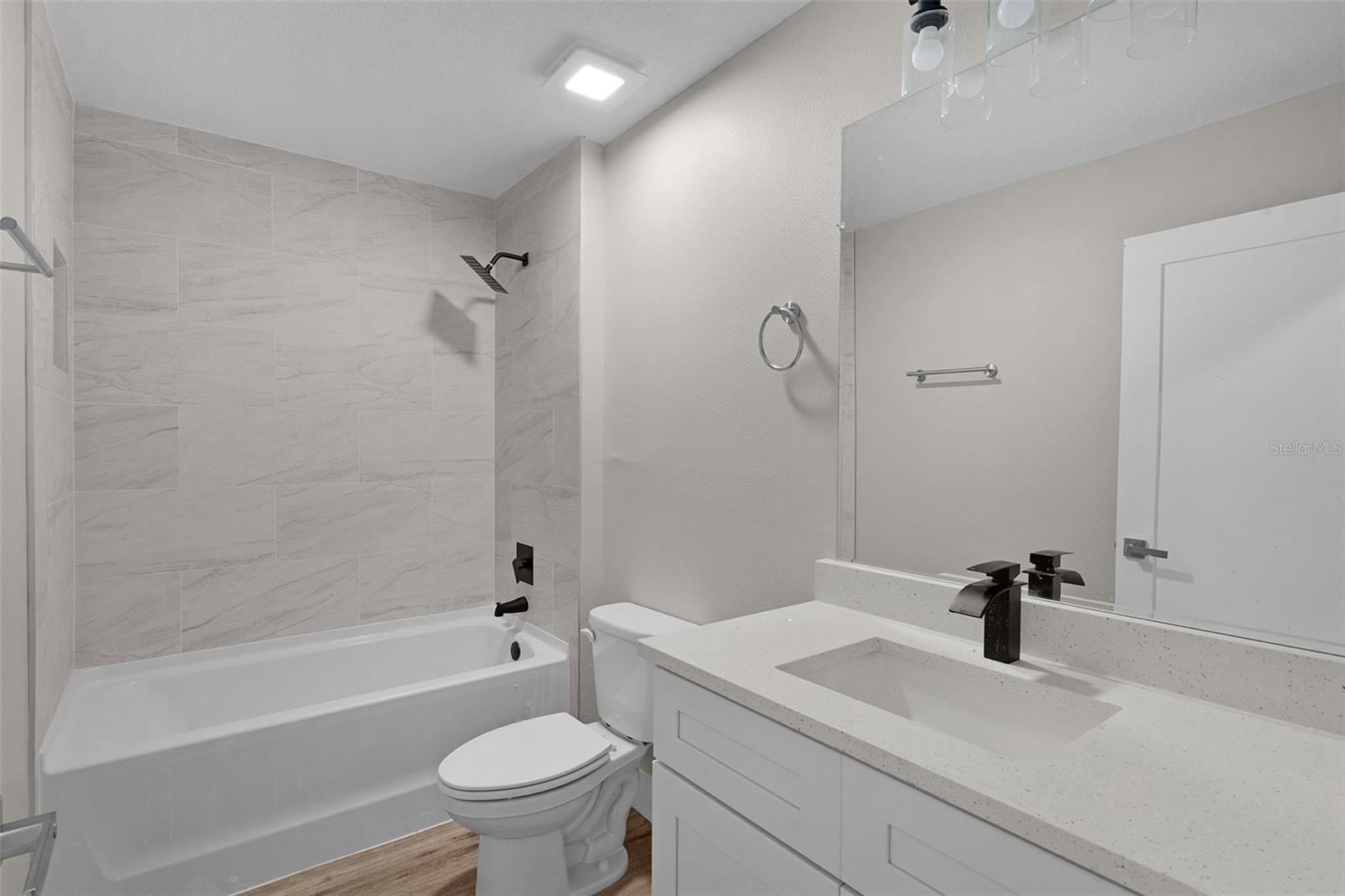 Listing photo id 16 for 7957 Primrose Drive