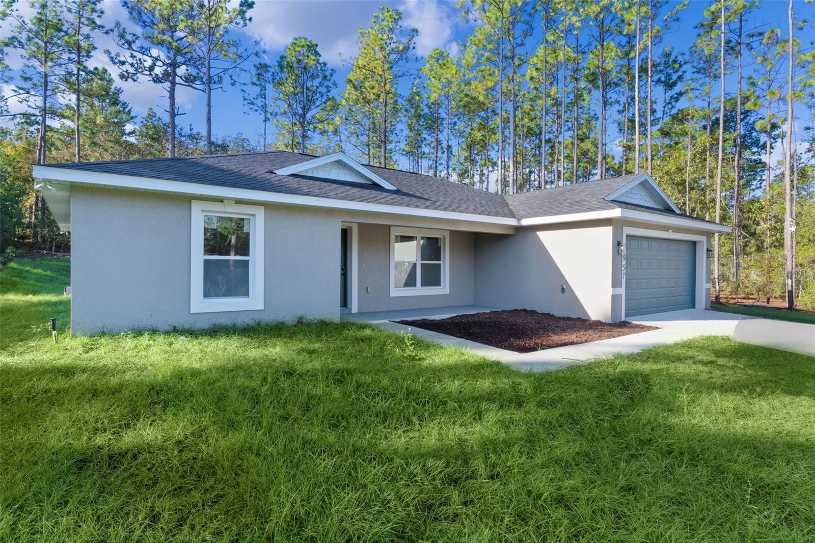 Listing photo id 2 for 7957 Primrose Drive