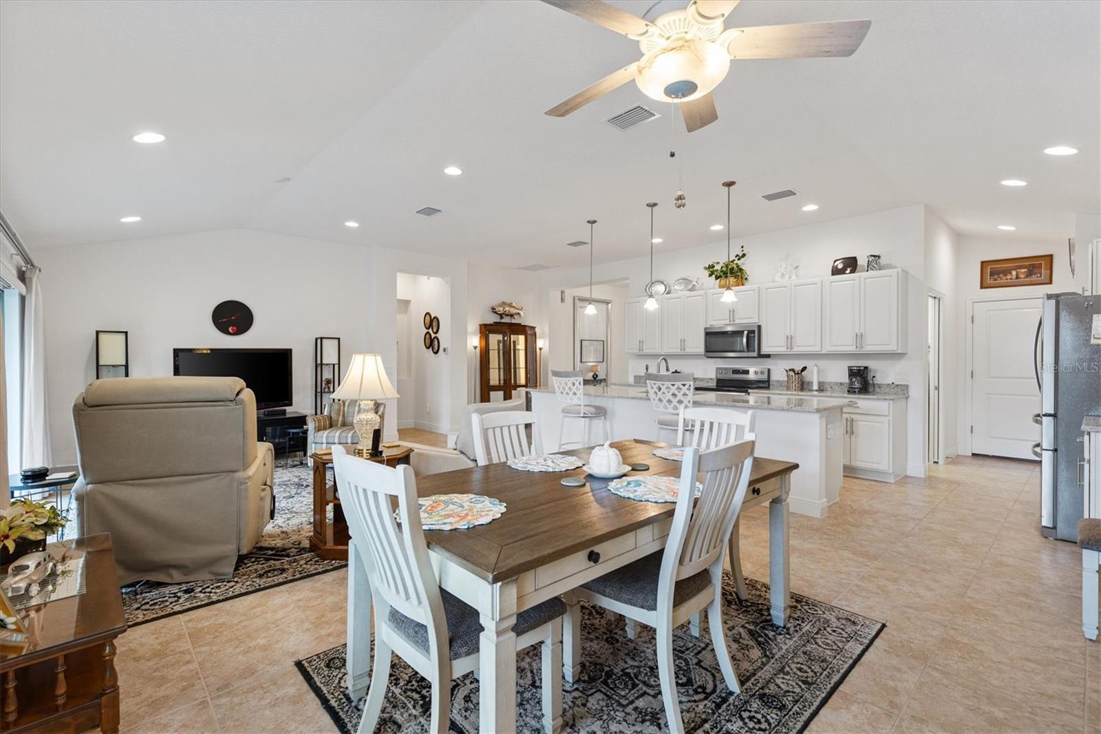 Image 15 of 41 For 10404 Silver Maple Avenue