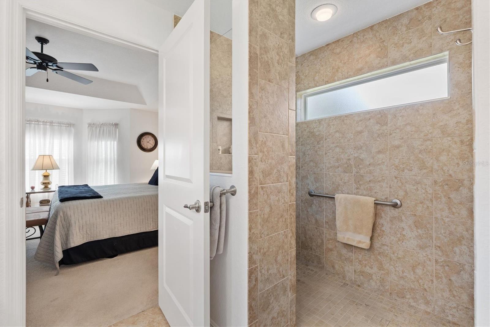 Image 19 of 41 For 10404 Silver Maple Avenue