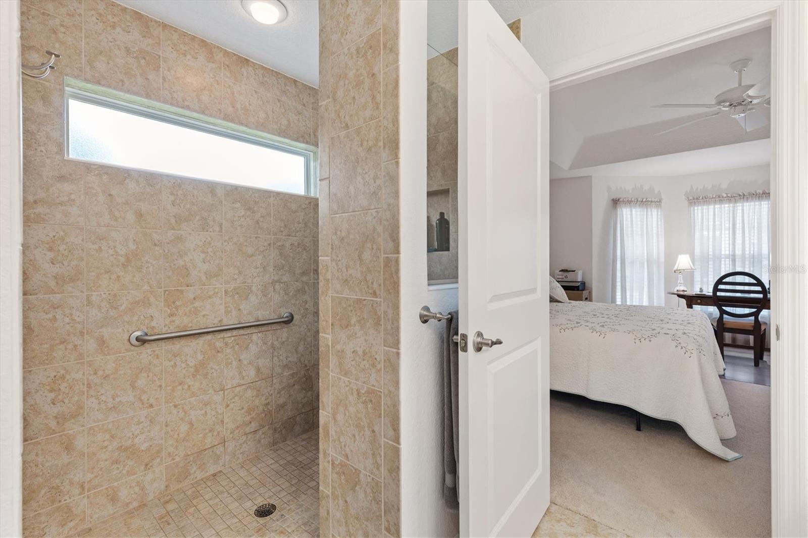 Image 23 of 41 For 10404 Silver Maple Avenue