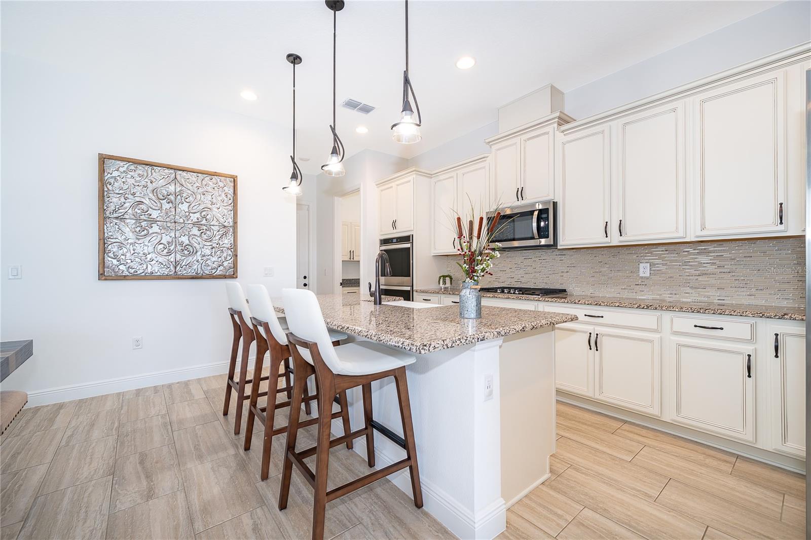 Image 11 of 40 For 15727 Vetta Drive