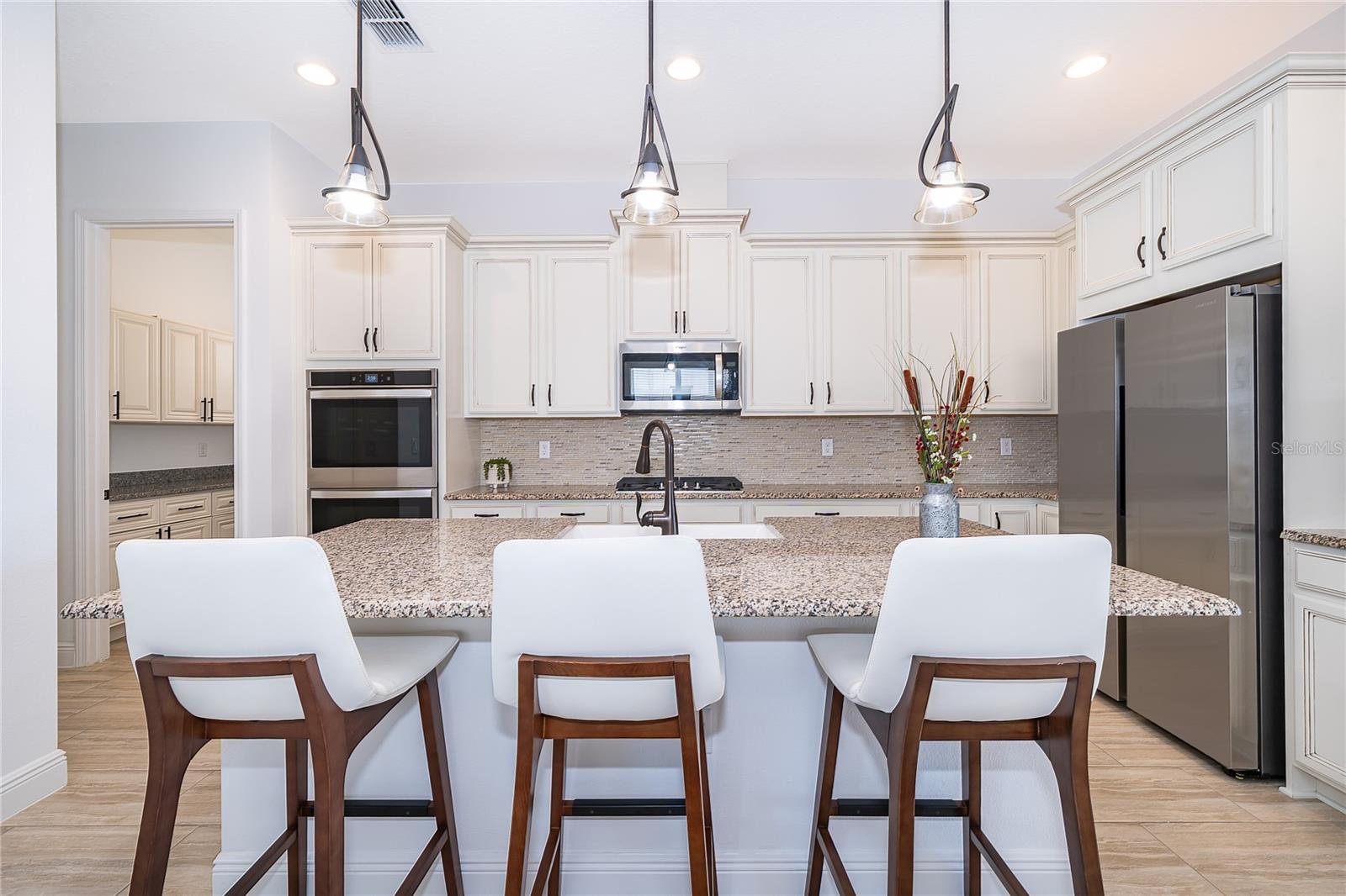 Image 12 of 40 For 15727 Vetta Drive