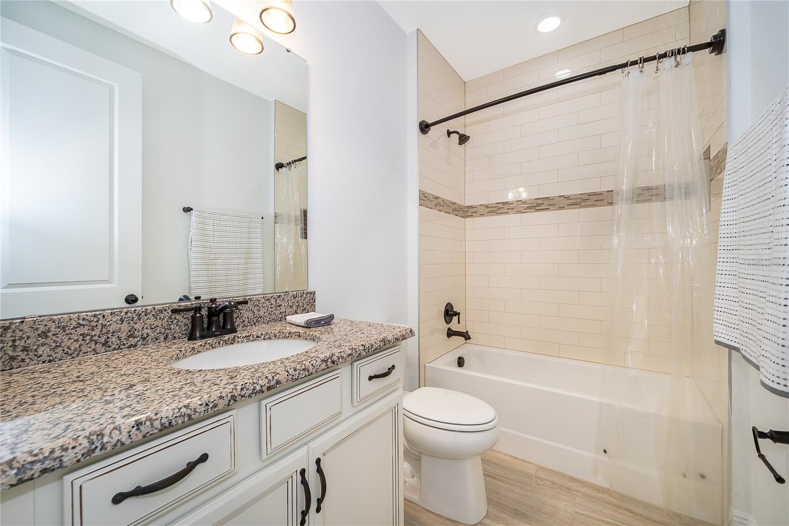 Image 25 of 40 For 15727 Vetta Drive