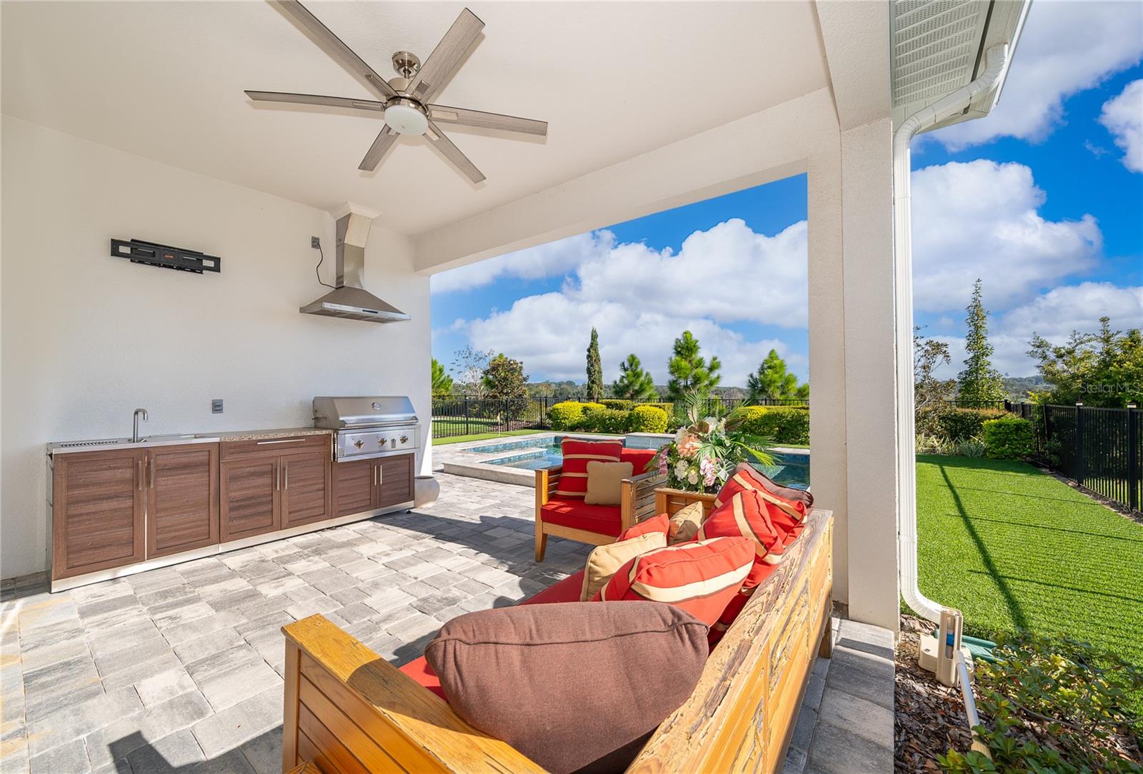 Image 30 of 40 For 15727 Vetta Drive