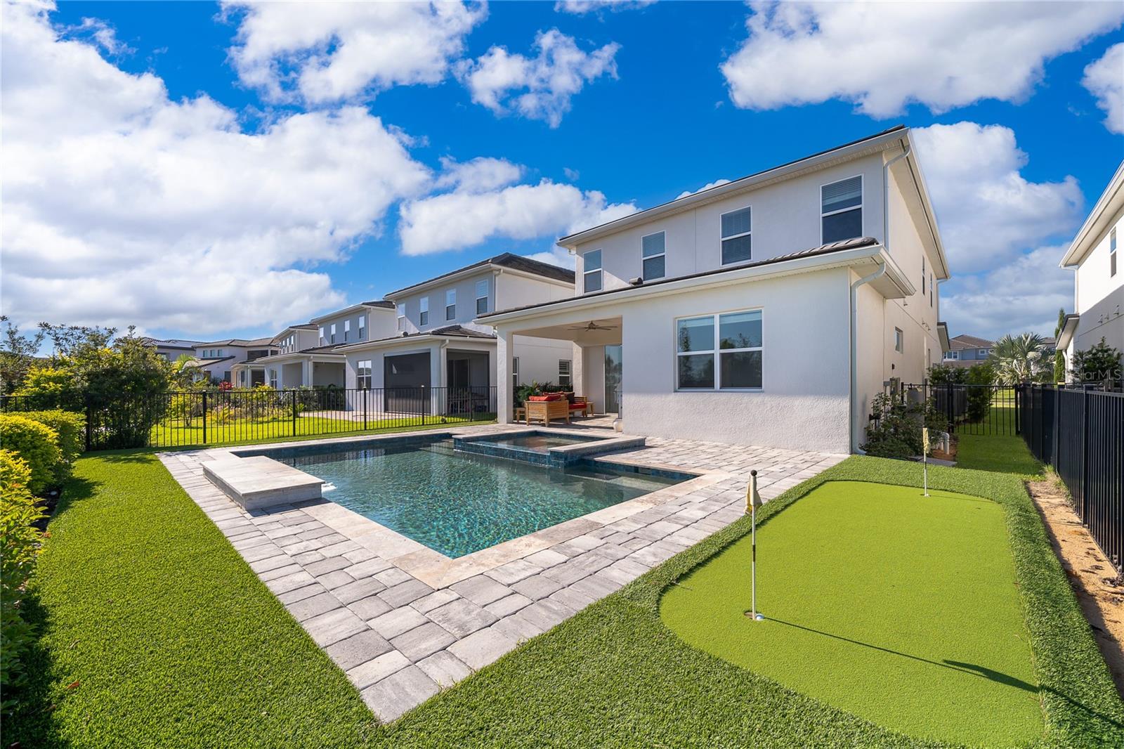 Image 32 of 40 For 15727 Vetta Drive