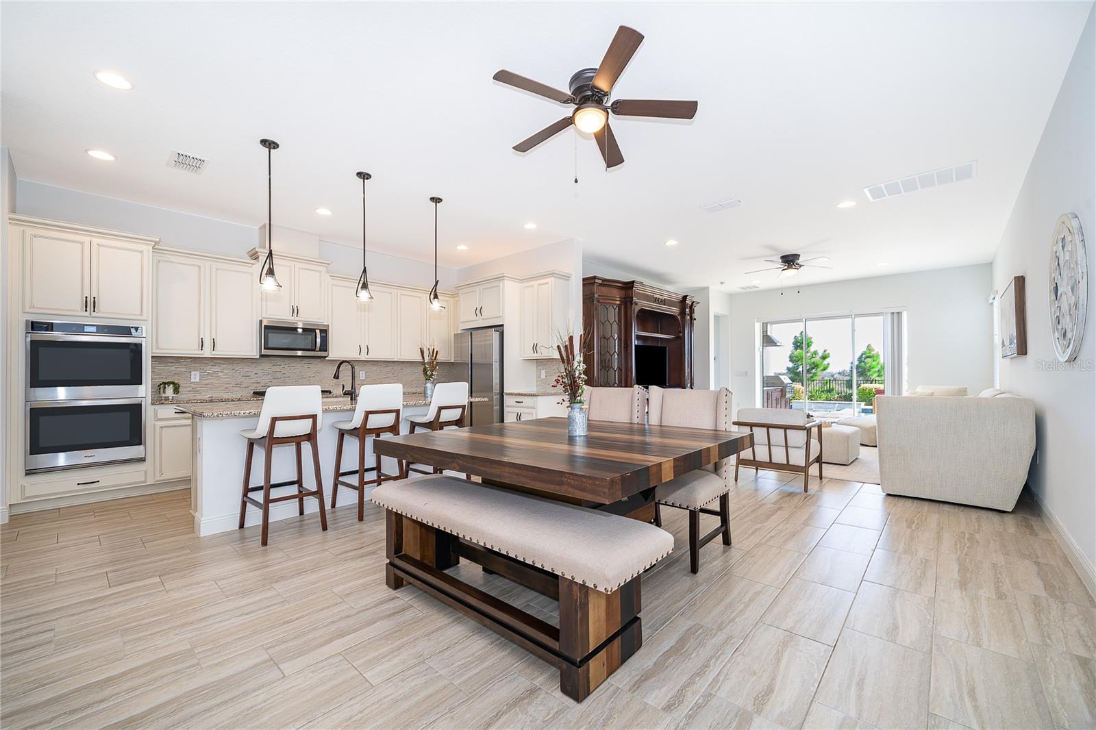 Image 5 of 40 For 15727 Vetta Drive