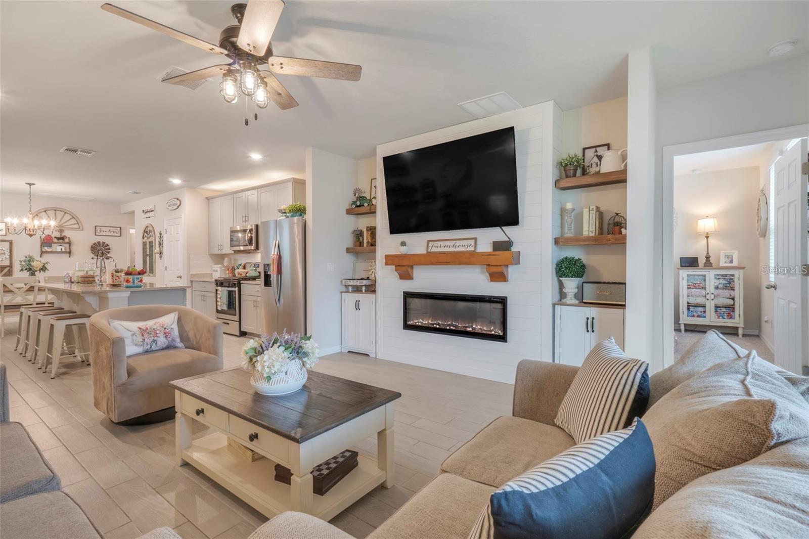 Image 5 of 10 For 3328 Curlew Avenue