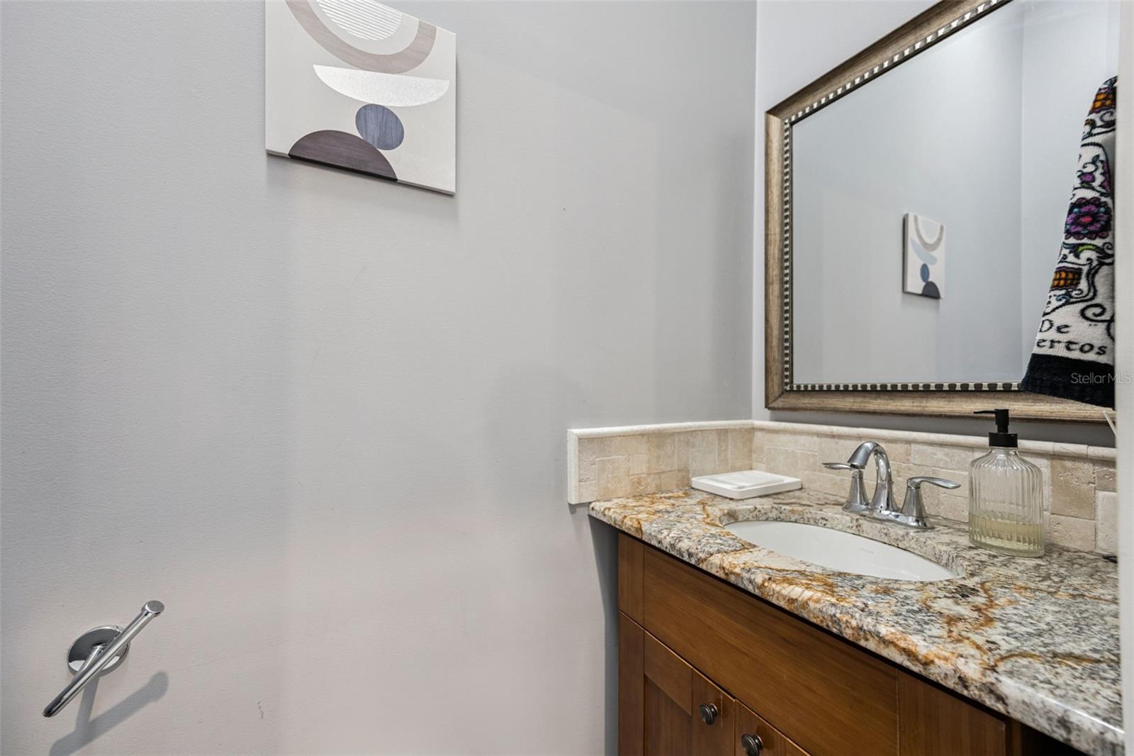 Image 18 of 63 For 16909 Florence View Drive