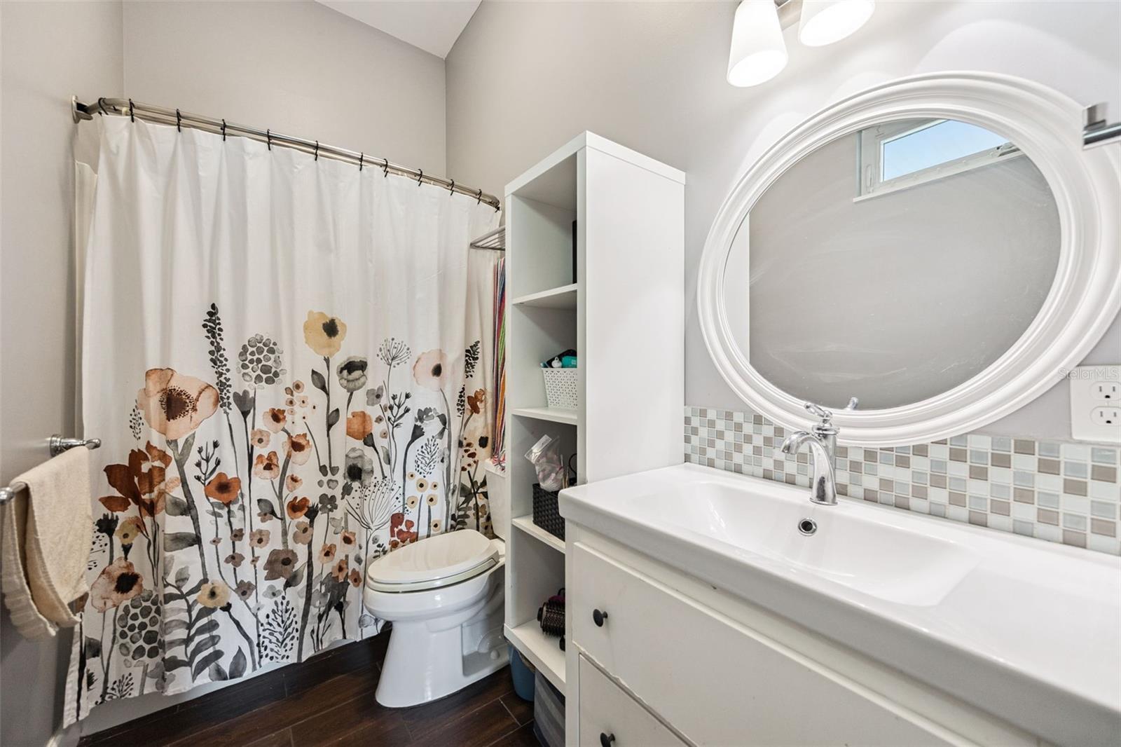 Image 20 of 63 For 16909 Florence View Drive