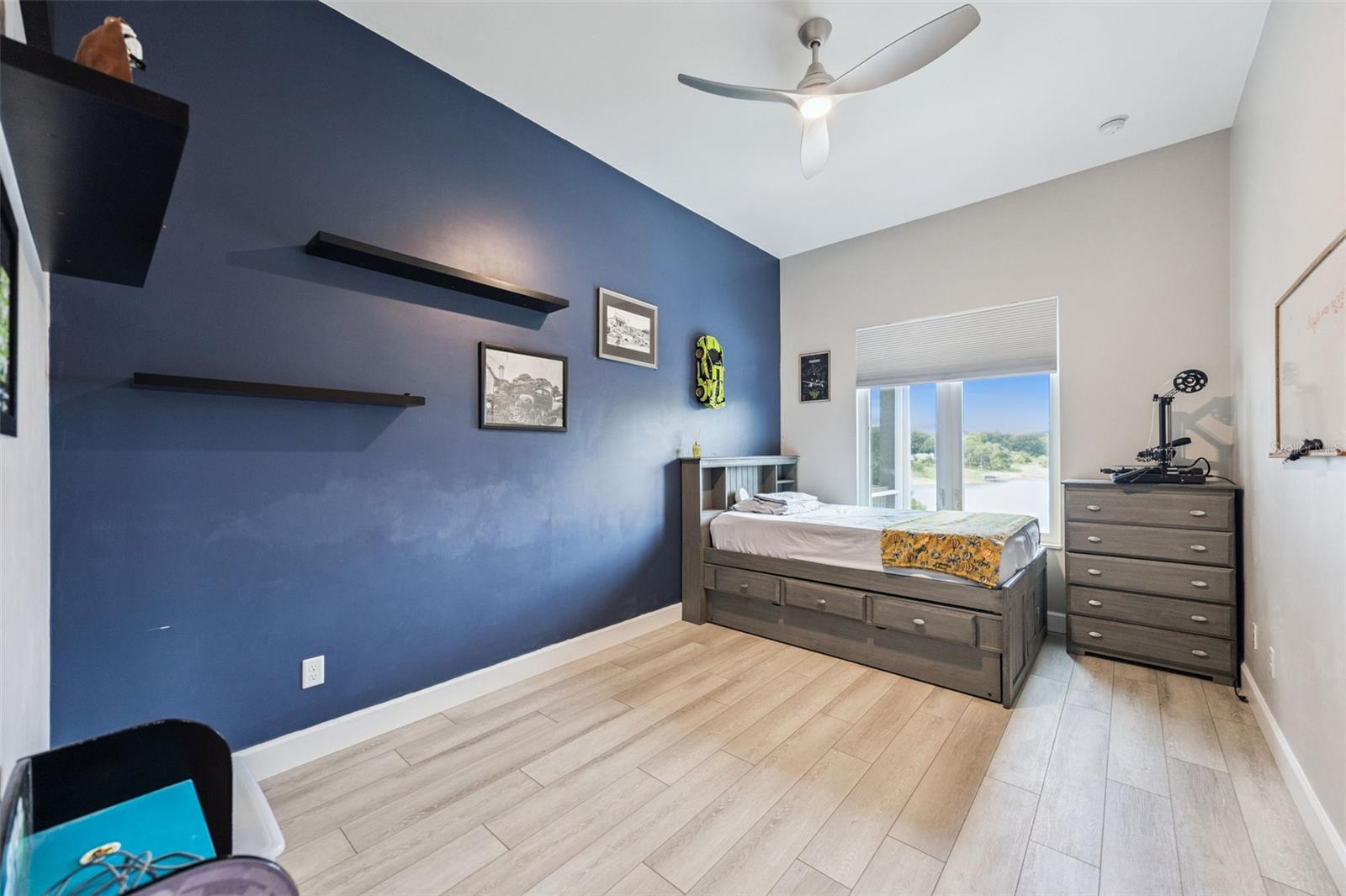 Image 21 of 63 For 16909 Florence View Drive