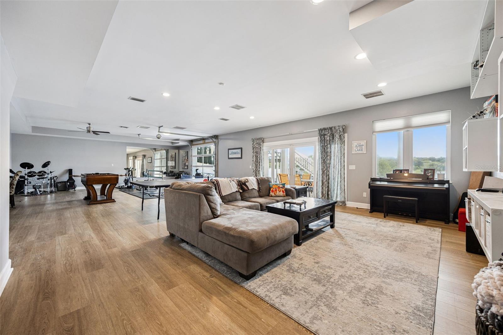 Image 31 of 63 For 16909 Florence View Drive