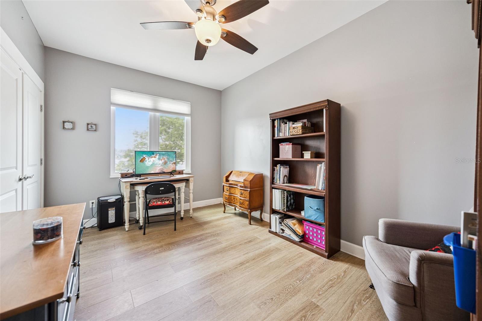 Image 37 of 63 For 16909 Florence View Drive