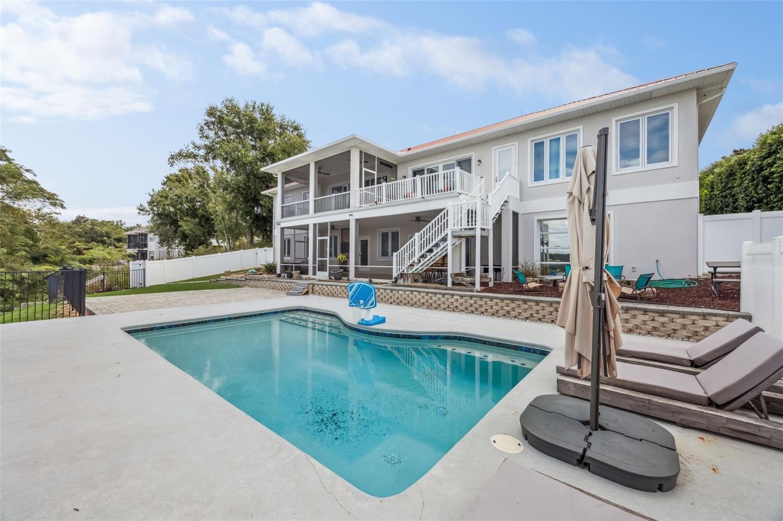 Image 41 of 63 For 16909 Florence View Drive