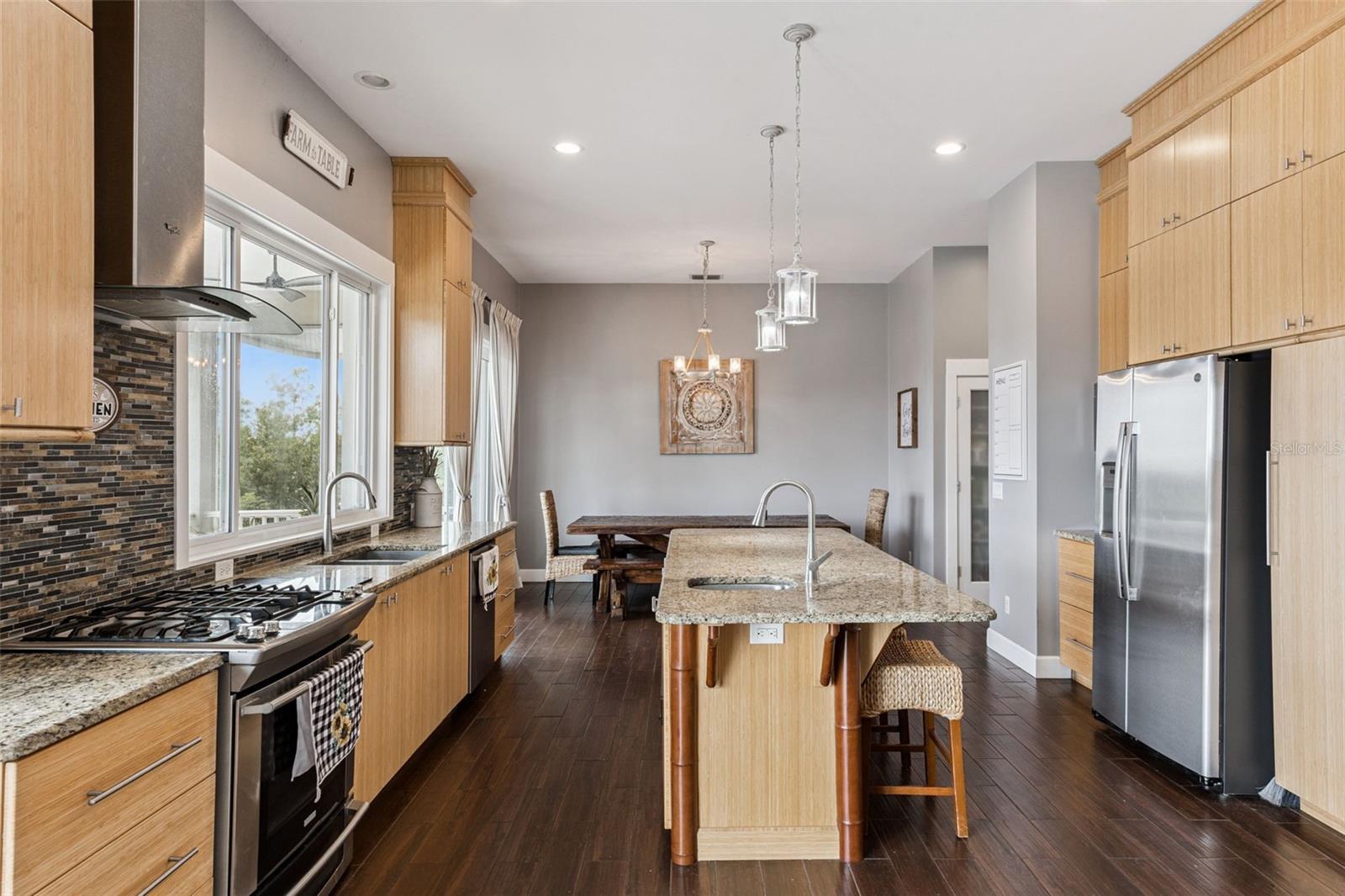 Image 9 of 63 For 16909 Florence View Drive