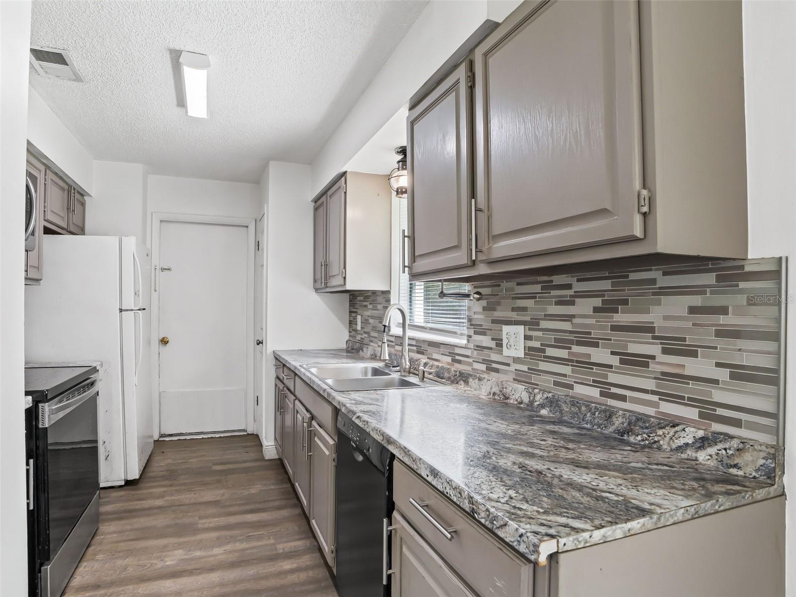 Image 9 of 28 For 2620 43rd Place