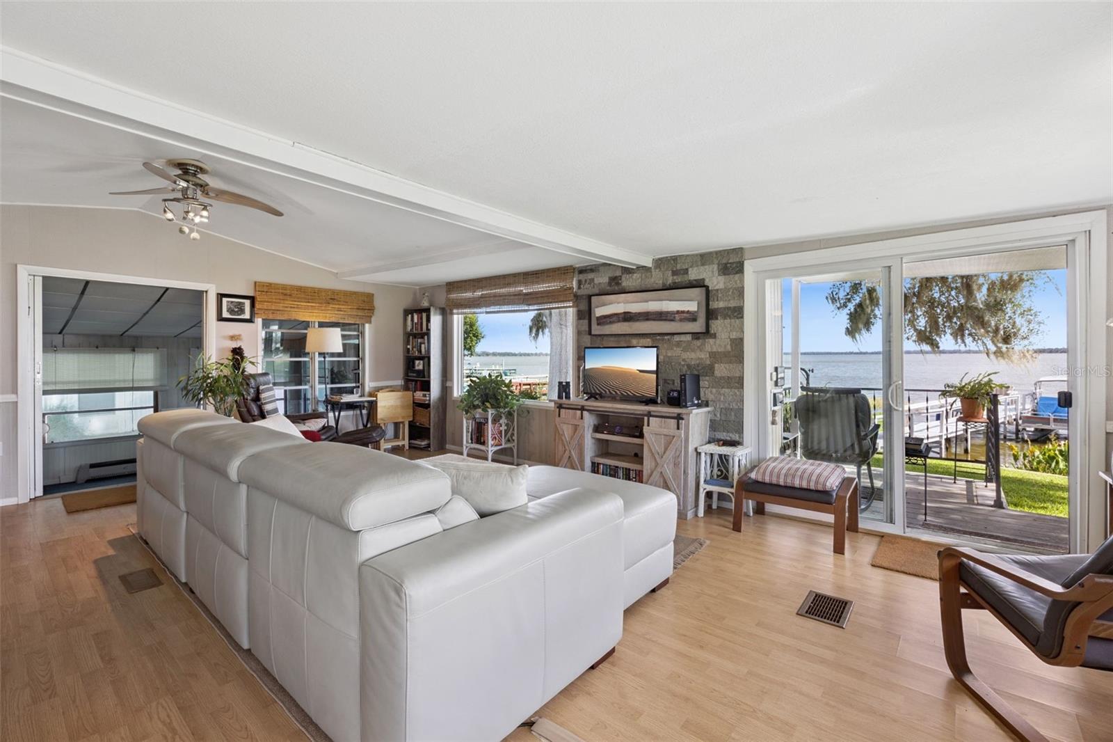 Image 14 of 49 For 669 Sinclair Circle