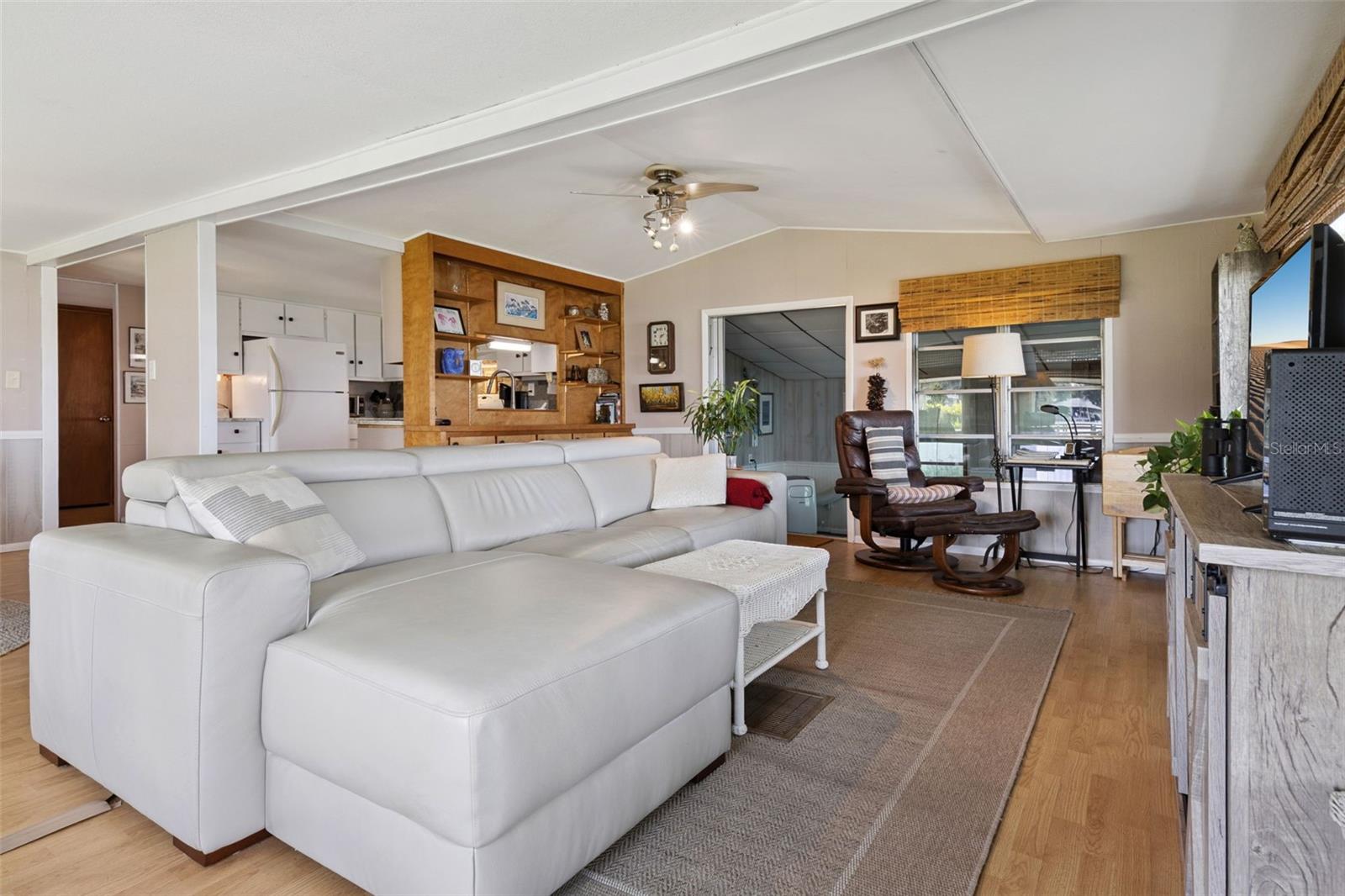 Image 15 of 49 For 669 Sinclair Circle