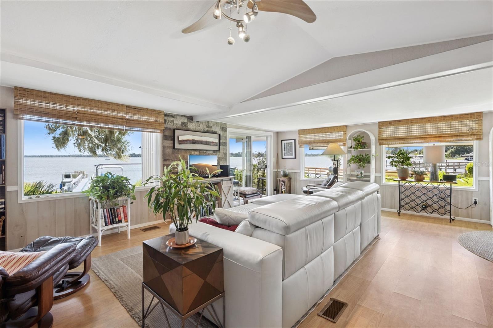 Image 16 of 49 For 669 Sinclair Circle