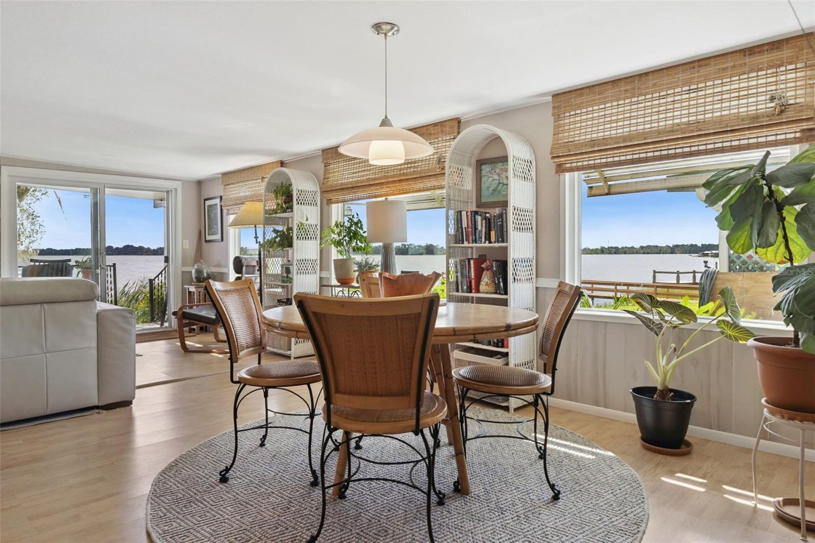 Image 19 of 49 For 669 Sinclair Circle