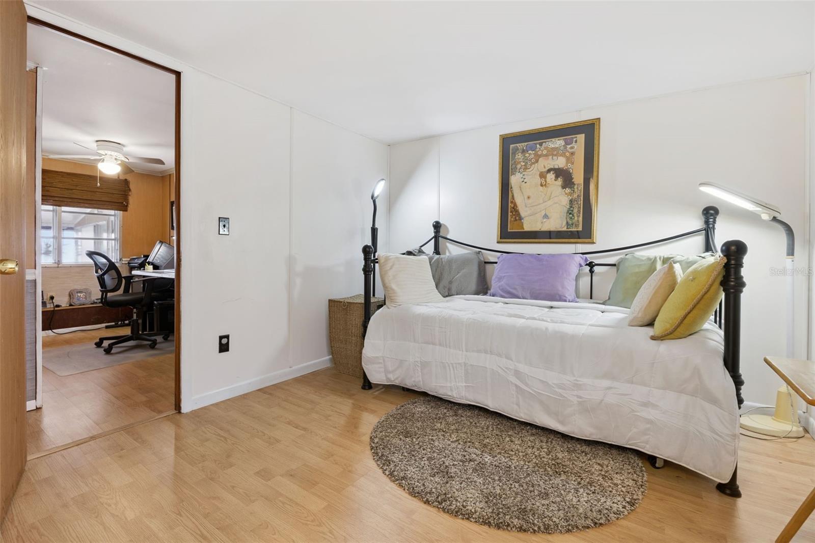 Image 26 of 49 For 669 Sinclair Circle