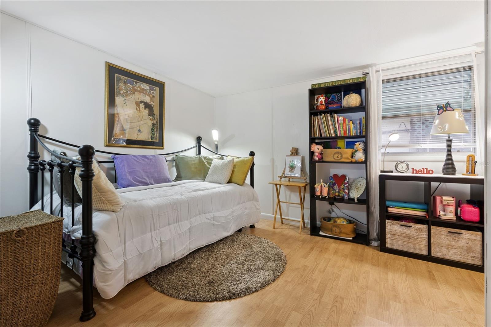 Image 27 of 49 For 669 Sinclair Circle