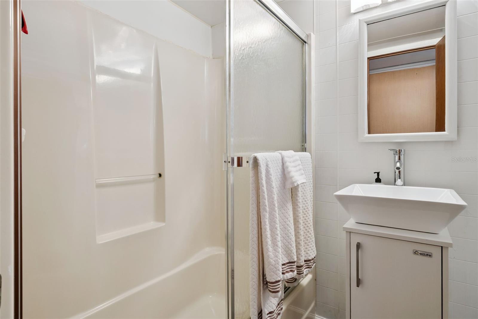 Image 28 of 49 For 669 Sinclair Circle