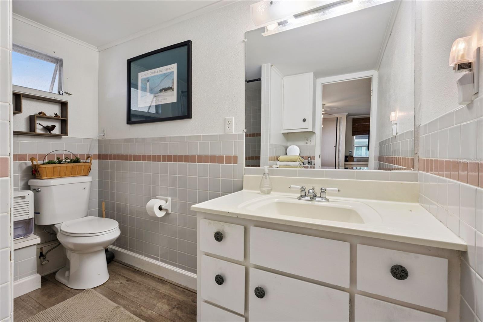 Image 32 of 49 For 669 Sinclair Circle