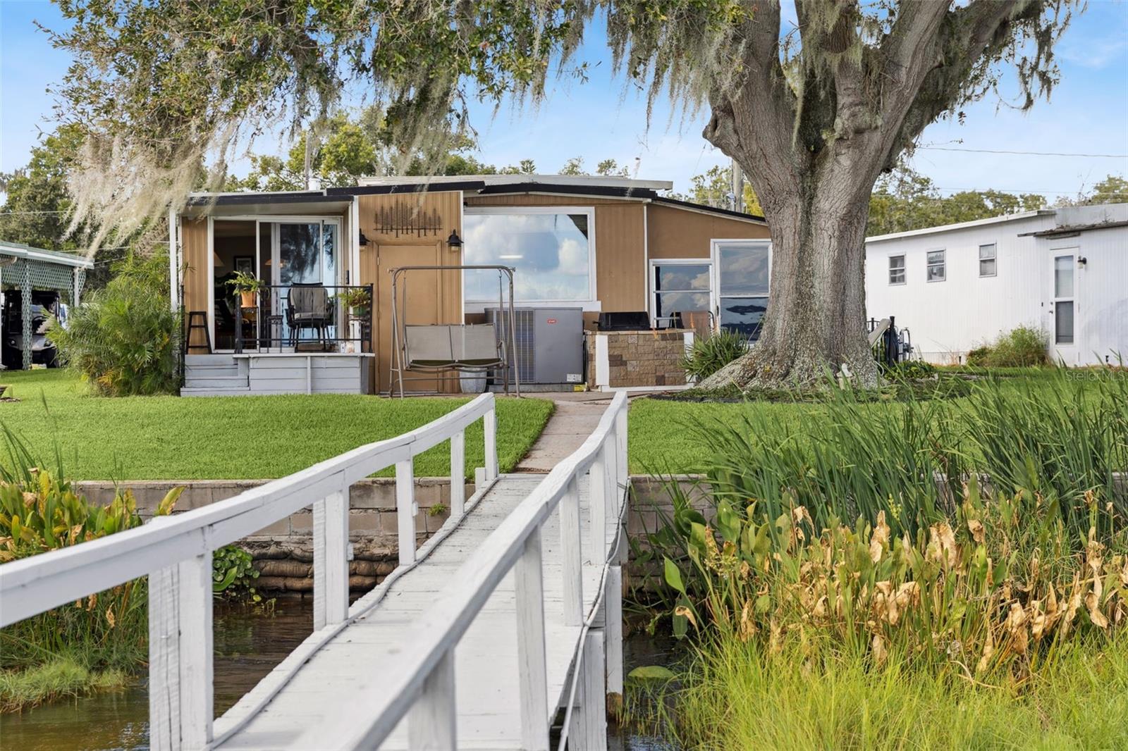 Image 34 of 49 For 669 Sinclair Circle