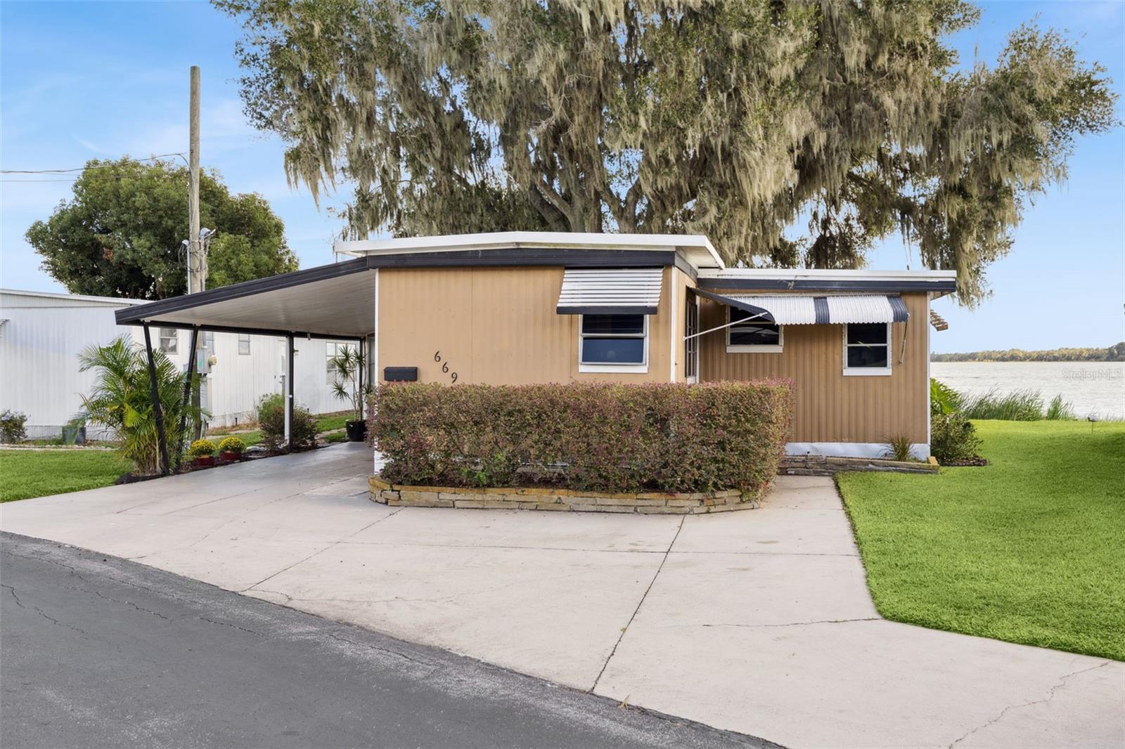 Image 5 of 49 For 669 Sinclair Circle