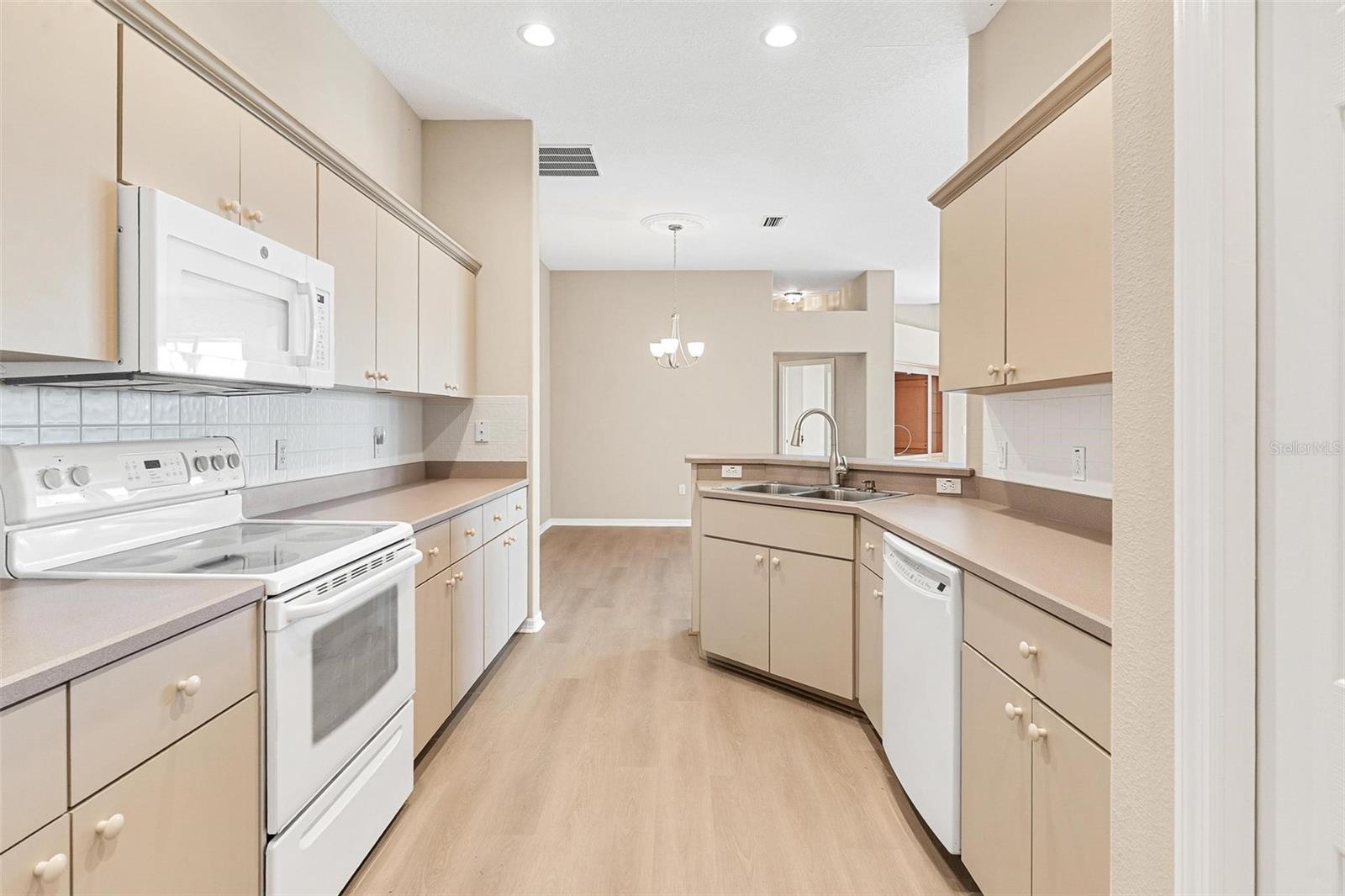 Image 18 of 44 For 6224 Topsail Road