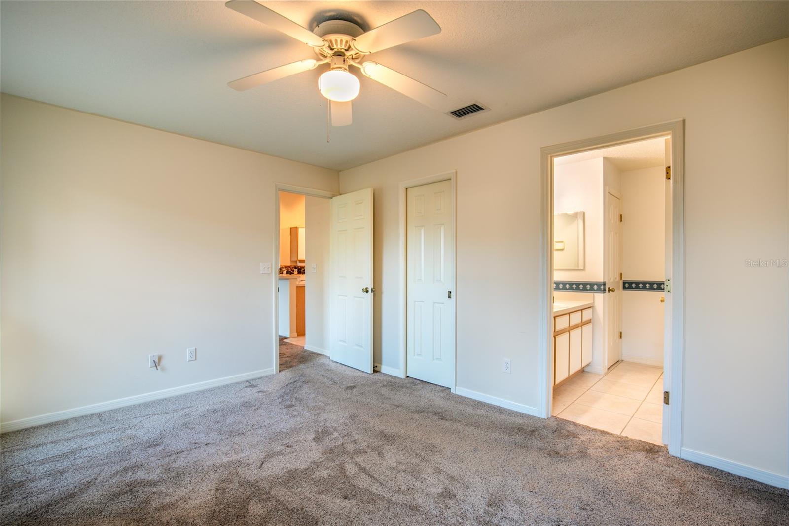 Image 10 of 35 For 2714 Bayview Drive