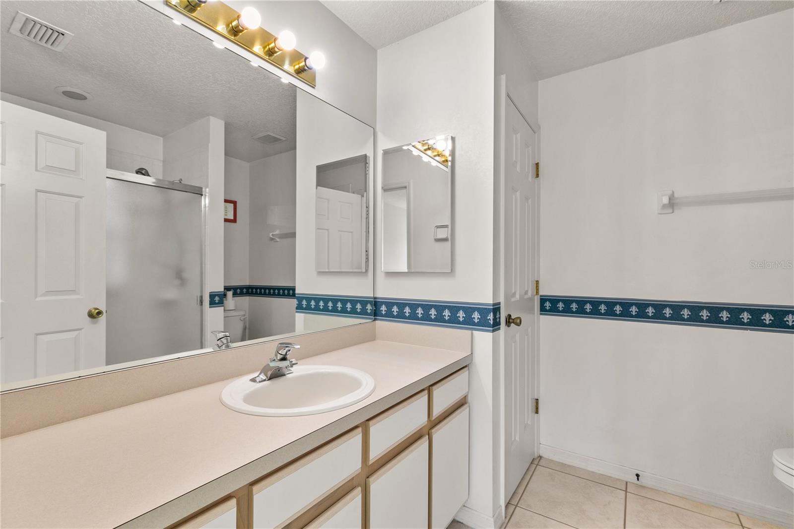 Image 11 of 35 For 2714 Bayview Drive