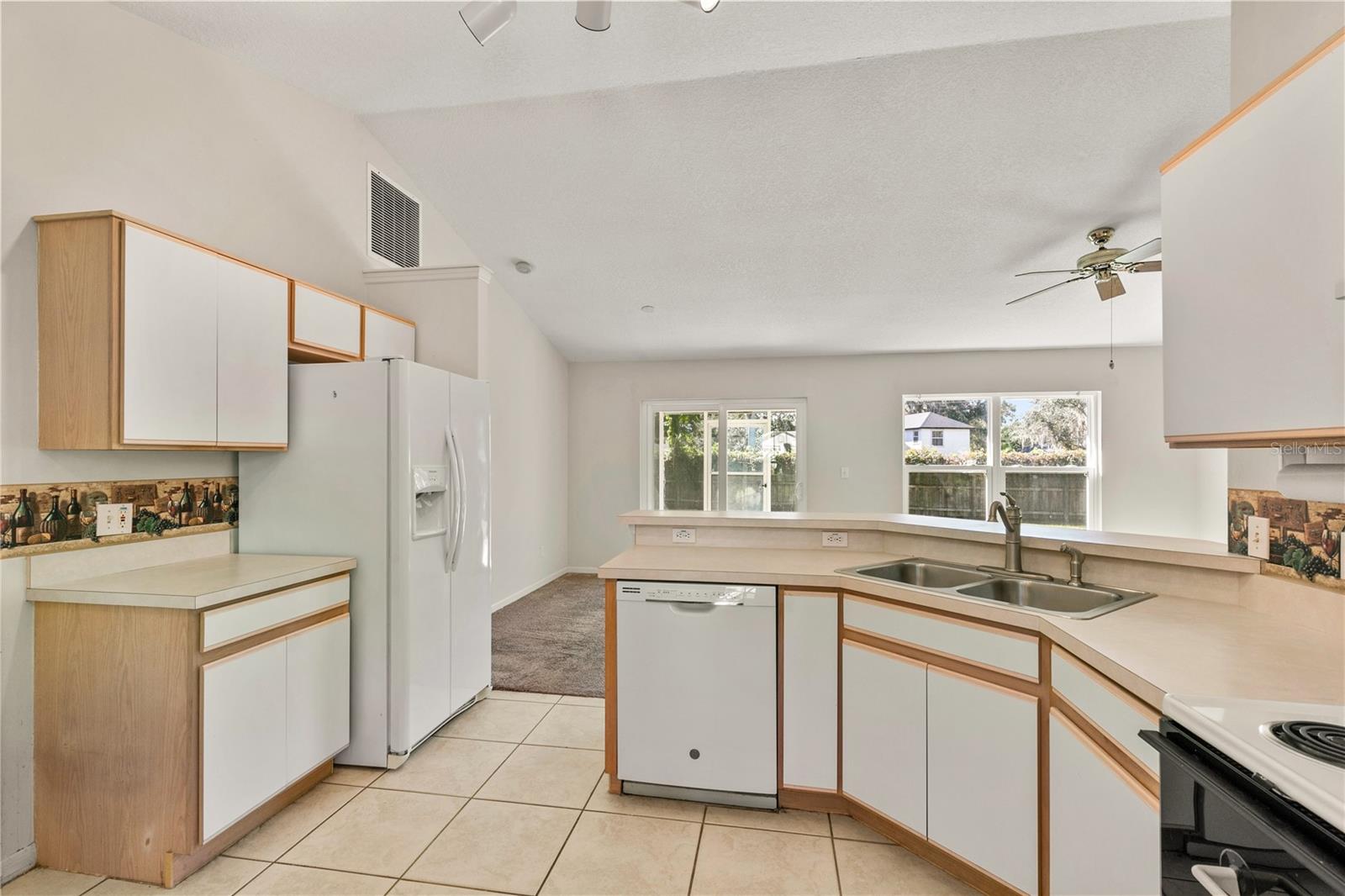 Image 24 of 35 For 2714 Bayview Drive