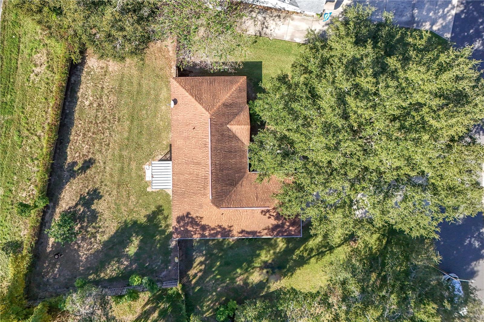 Image 32 of 35 For 2714 Bayview Drive