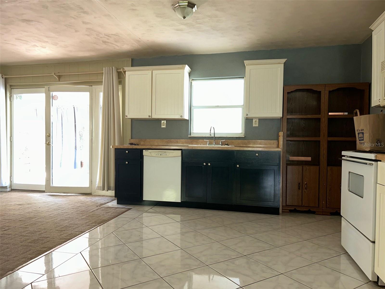 Image 15 of 32 For 2316 Griffin Drive