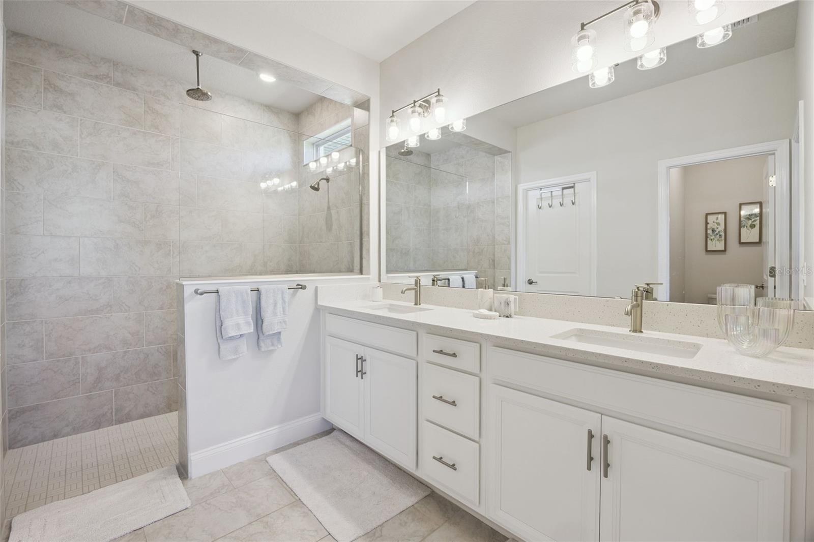 Image 17 of 54 For 17096 Cercis Loop