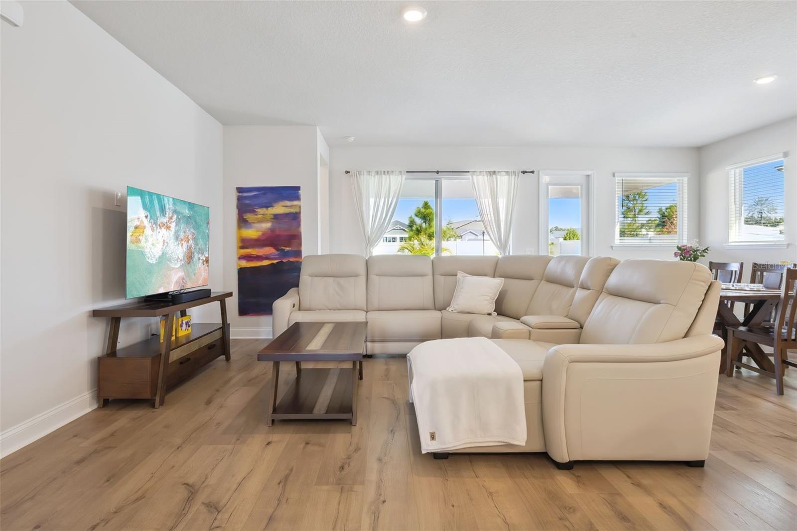 Image 2 of 54 For 17096 Cercis Loop