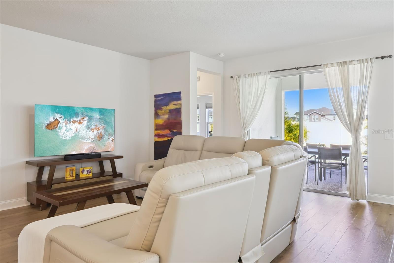 Image 4 of 54 For 17096 Cercis Loop